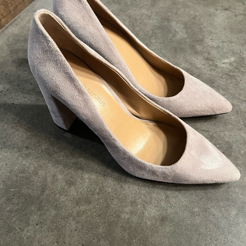 Banana Republic Factory Women's Heels in Light Gray